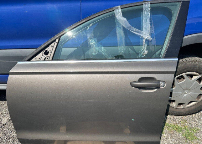 predne-a-zadne-lave-dvere-audi-a6-c7-avant-big-0