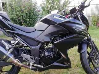 kawasaki-z-300-abs-2017-30kw-top