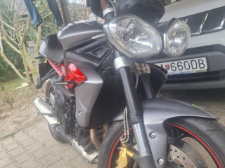 triumph-street-triple-r-675