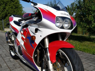 suzuki-gsx-r-400