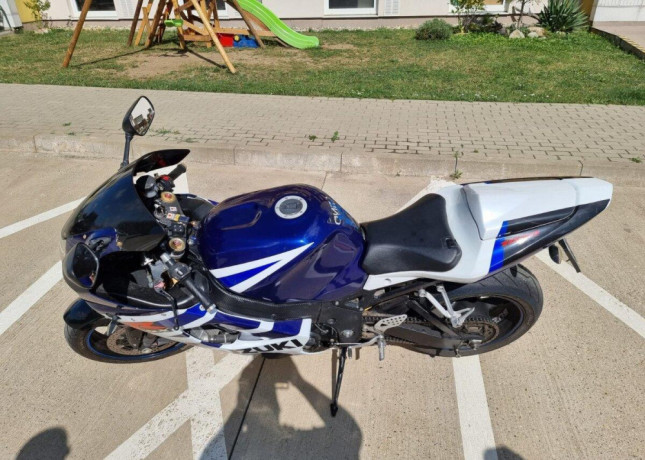 predam-suzuki-gsx-r-1000-big-0