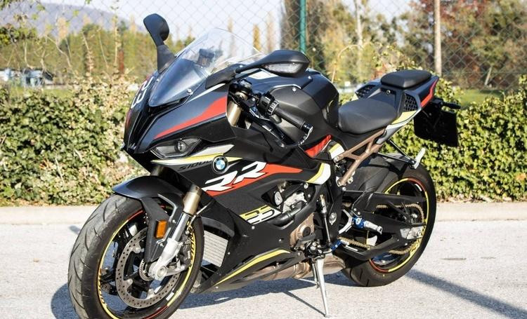 bmw-s-1000-rr-big-0