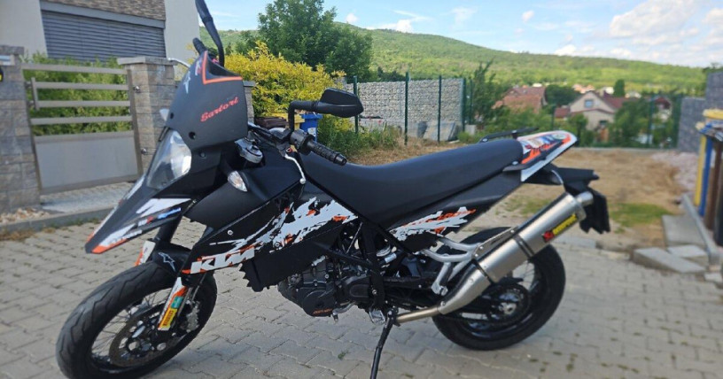 ktm-690-supermoto-big-0