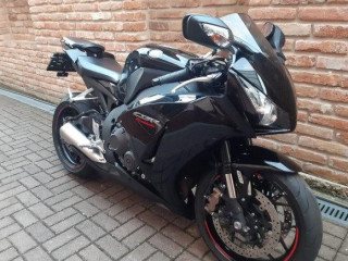 honda-cbr1000-rr