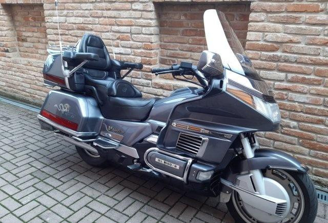 honda-gl1500-goldwing-big-0