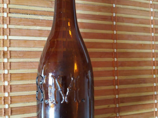 predam-starozitnu-pivovu-flasu-z-roku-1893