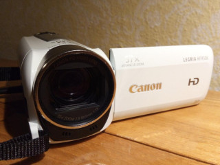 predam-kameru-canon-legria-hf-r506