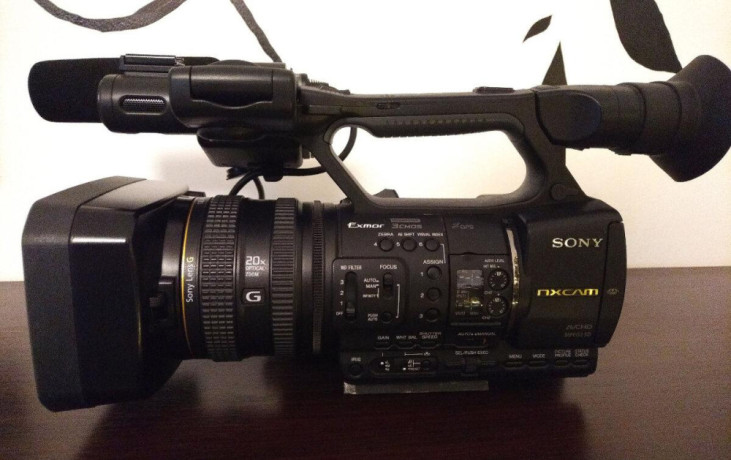 videokamera-sony-hxr-nx5-big-0