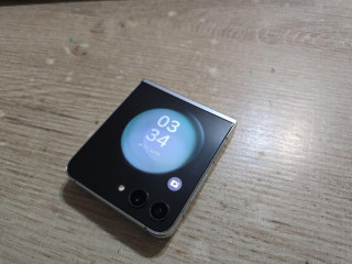 samsung-flip-5-256gb-v-top-stave-je-nepouzivany-bol-iba-odlo