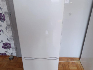 chladnicka-s-mraznickou-143-cm