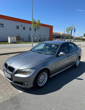 bmw-318d-e90-big-0