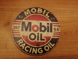 drevena-gulata-tabula-mobil-oil