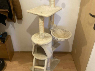 skrabadlo-a-strom-pre-macky