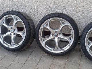 alfa-romeo-giulia-r19