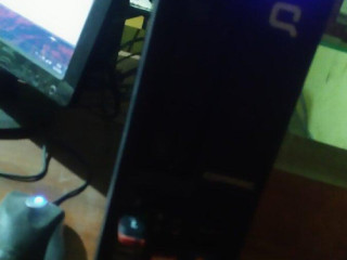 compaq-cq1100-stolny-pc-maly