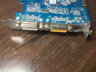 starsia-graficka-karta-ktora-nesklame-a-posluzi