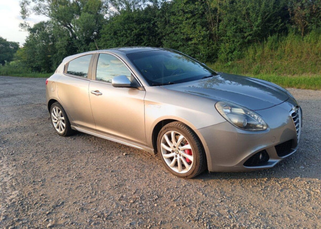 alfa-romeo-giulietta-16jtd-big-0