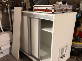 skrinka-macaci-zachod