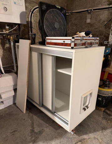 skrinka-macaci-zachod-big-0