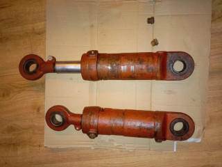 predam-dvojcinne-hydraulicke-valce-2ks