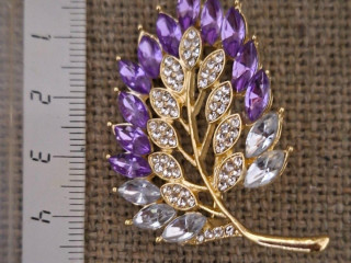 brosna-c18-listok-bielo-fialkovy