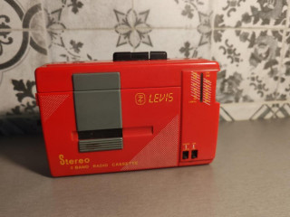 walkman-levis