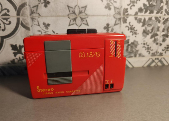 walkman-levis-big-0
