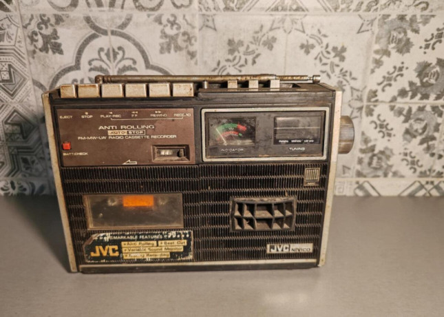 radiomagnetofon-jvc-nivico-big-0