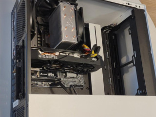 herny-pc-240hz-monitor-i7-9700f-rtx2060-super-16gb-ram