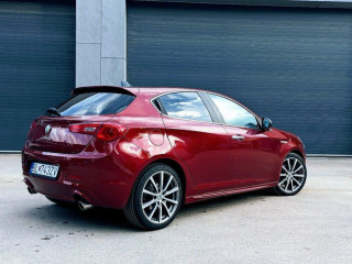 giulietta-rosso-maranello-automat-170-koni-stk-2028