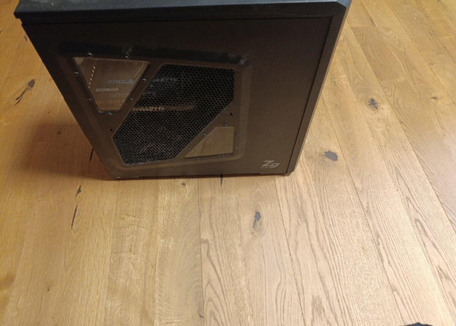 stolovy-skladaci-herny-pc-big-0