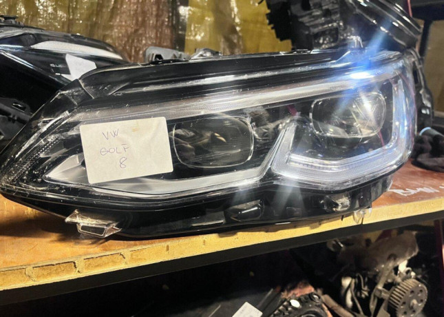 vw-golf-8-lavy-svetlomet-big-0