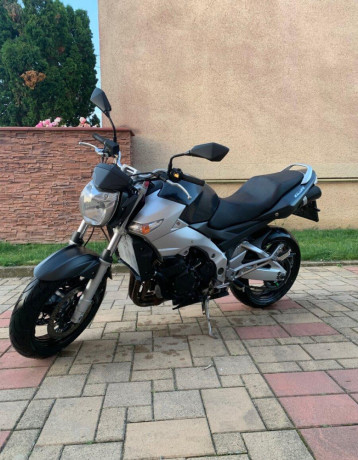 suzuki-gsr-600-25kw-big-0