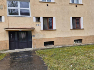 predaj-3-izb-byt-so-zahradkou-dvorom-a-garazou-revuca