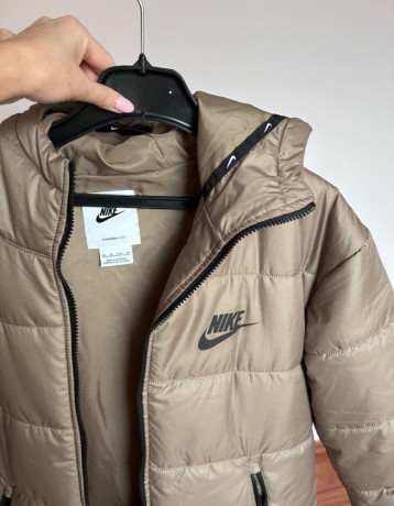 damska-bunda-nike-big-3