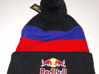 zimna-ciapka-s-logom-red-bull