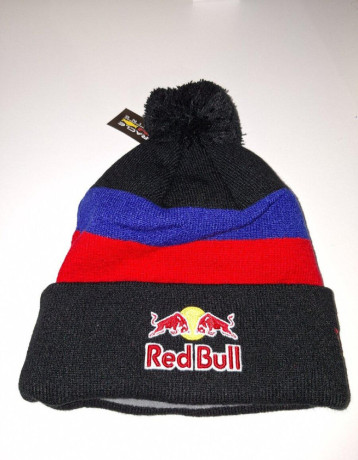 zimna-ciapka-s-logom-red-bull-big-0