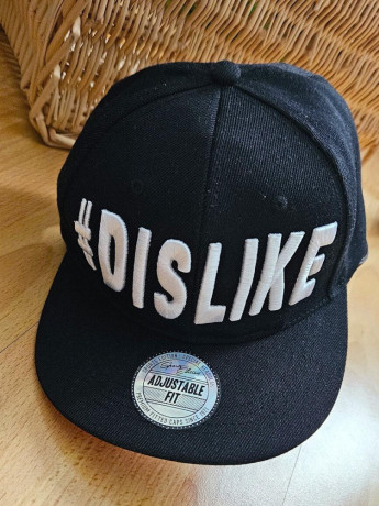 cierna-siltovka-s-napisom-dislike-big-1