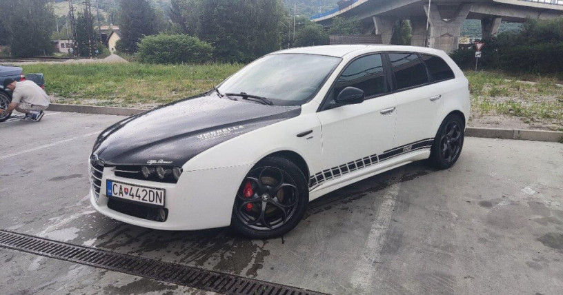 alfa-romeo-159-20jtdm-rok-2010-125kw-big-0