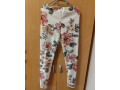elegantne-biele-kvietkovane-leginy-small-3