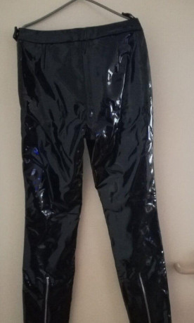 latexove-nohavice-icona-pop-gina-tricot-vel-36-nove-big-1