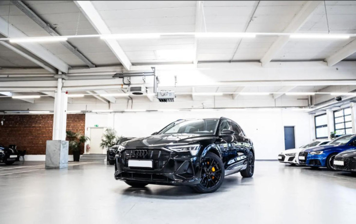 audi-e-tron-big-0