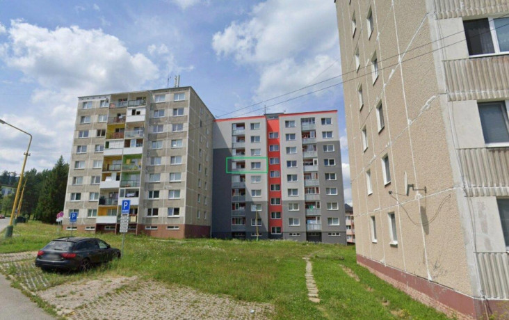 velky-3-izbovy-byt-s-presklenou-loggiou-v-prakovciach-big-0