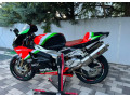 aprilia-rsv-1000r-faktory-small-0