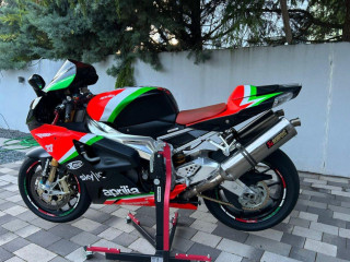 aprilia-rsv-1000r-faktory