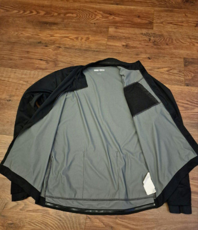 castelli-go-jacket-light-black-big-2