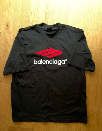 balenciaga-tricko-big-1