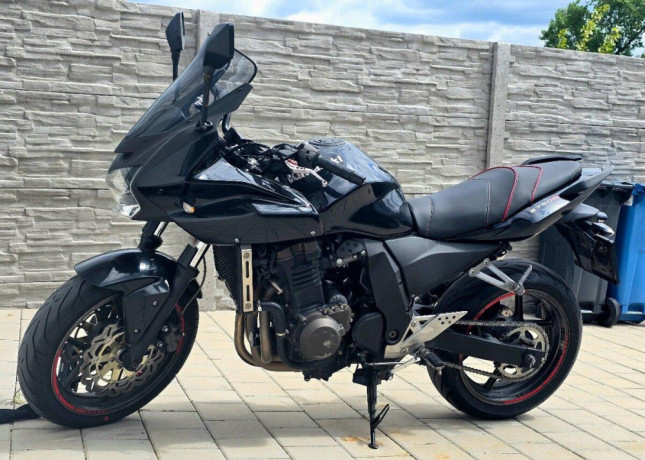 kawasaki-z750s-big-0