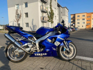 yamaha-yzf-r1