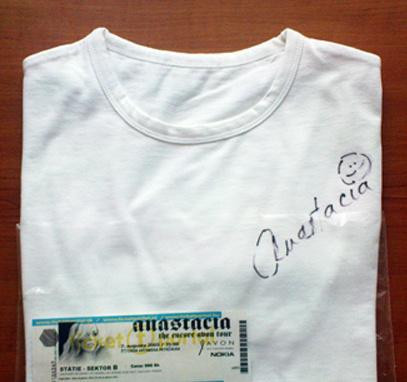 anastacia-autograph-big-0